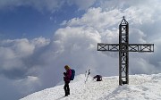57 Cima di Grem (2049 m) ...Alben nelle nuvole